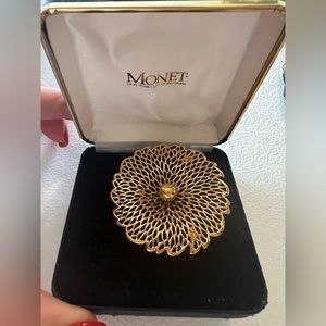 Monet Signed Vintage Large Gold Tone Filigree Retro Flower Brooch